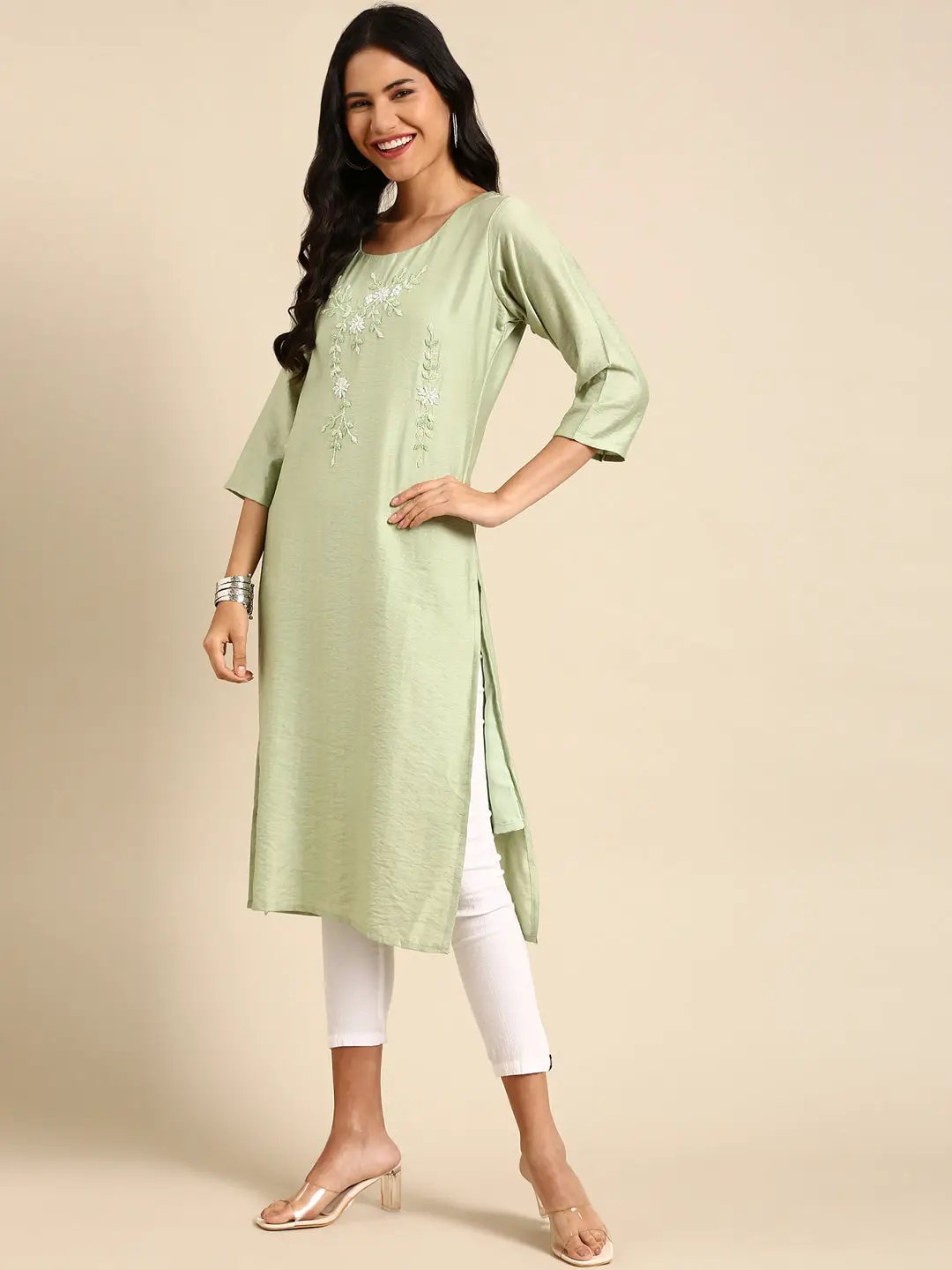 Women's Green Embellished Straight Kurta