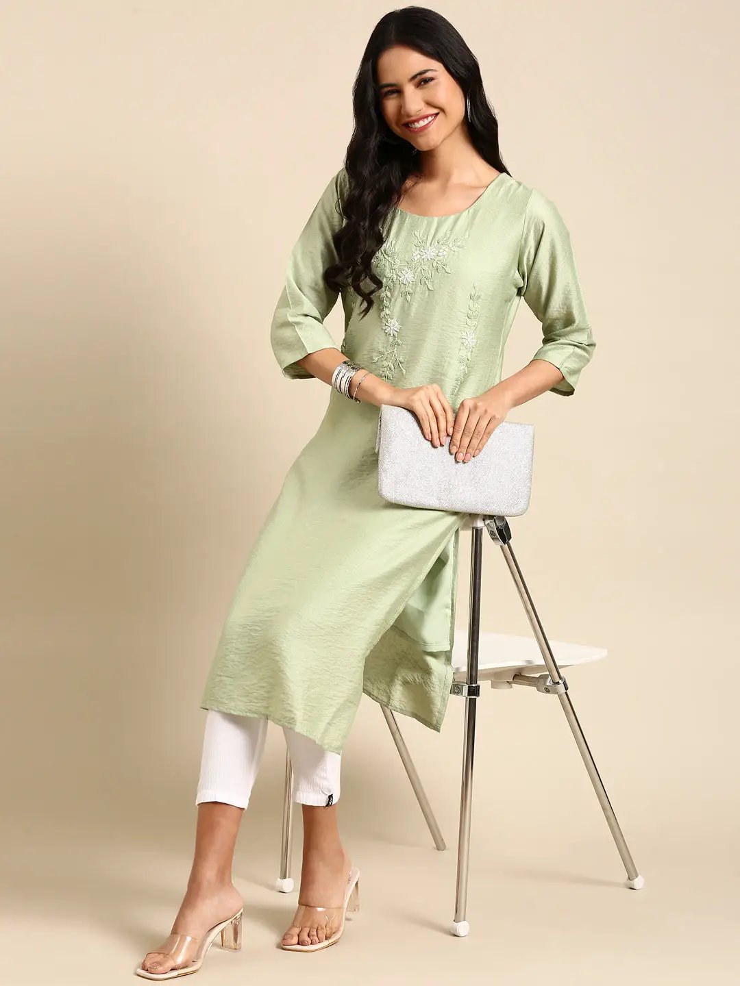 Women's Green Embellished Straight Kurta