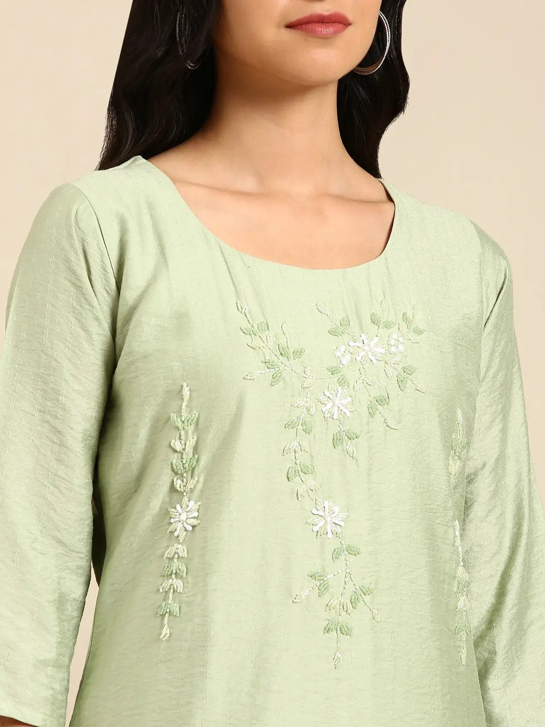 Women's Green Embellished Straight Kurta
