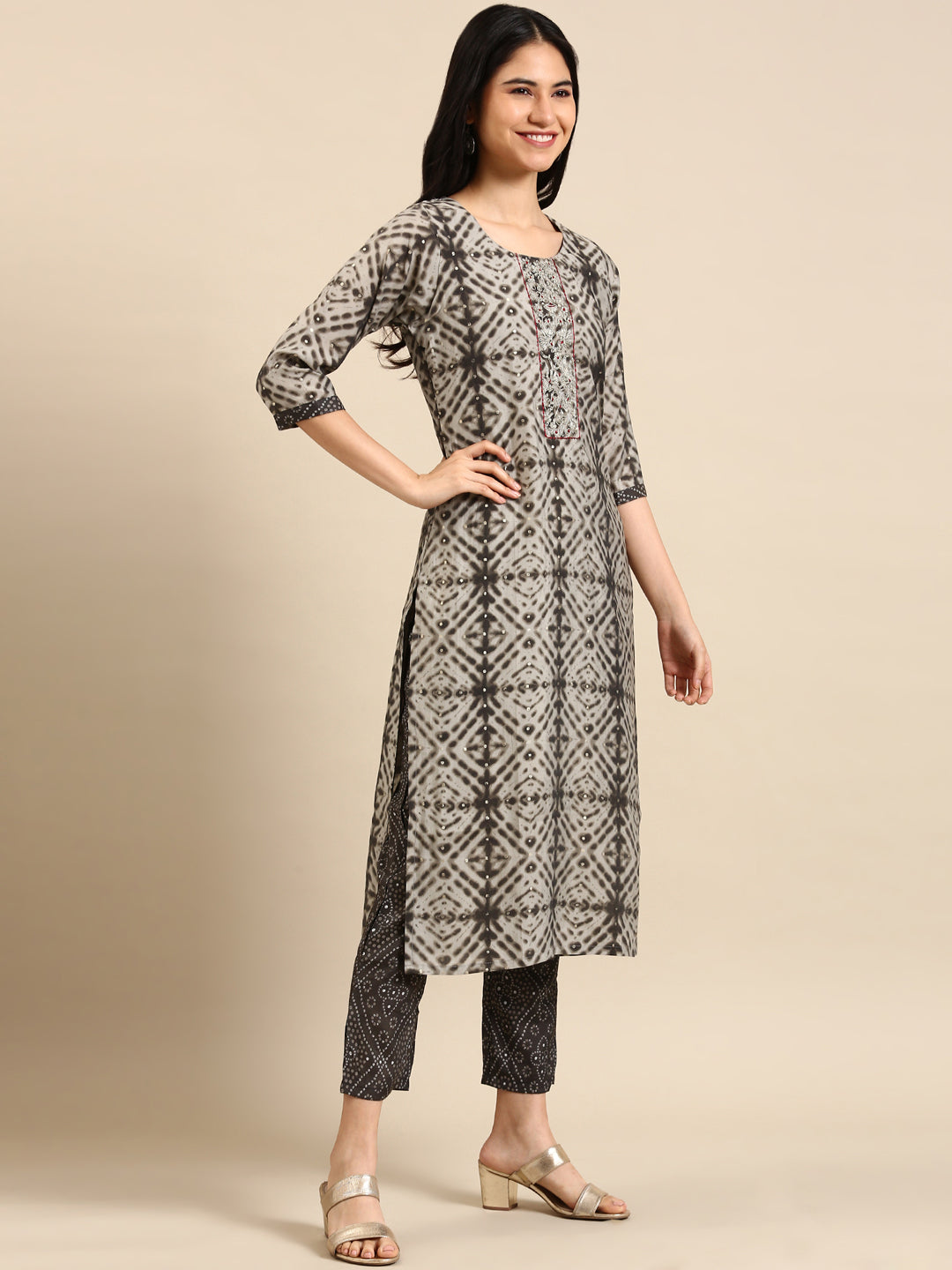 Women's Grey Dyed Thread Work Chanderi Cotton Kurta Set