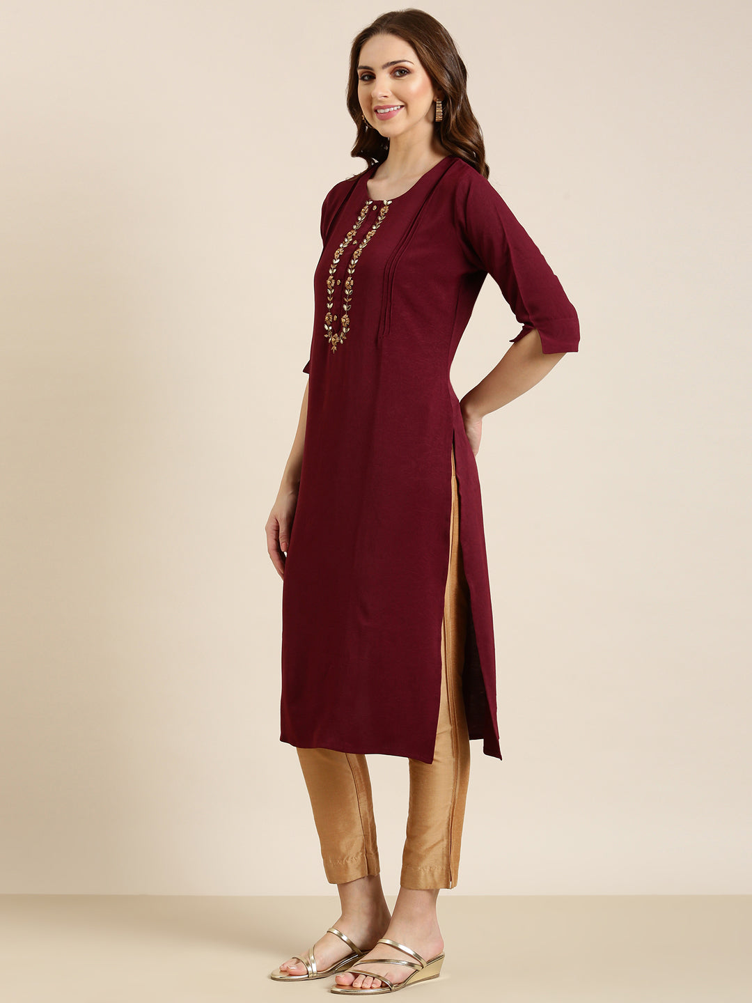 Women Maroon Solid Straight Kurta