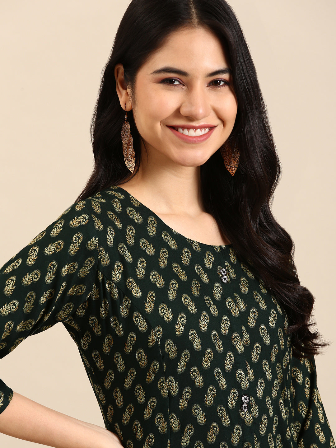 Women's Green Solid Straight Kurta