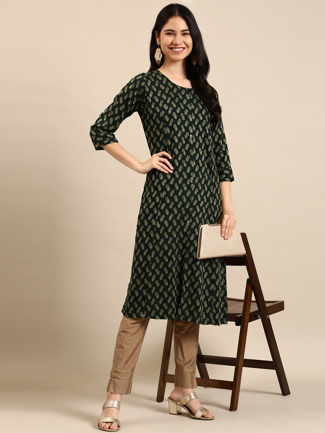 Women's Green Solid Straight Kurta