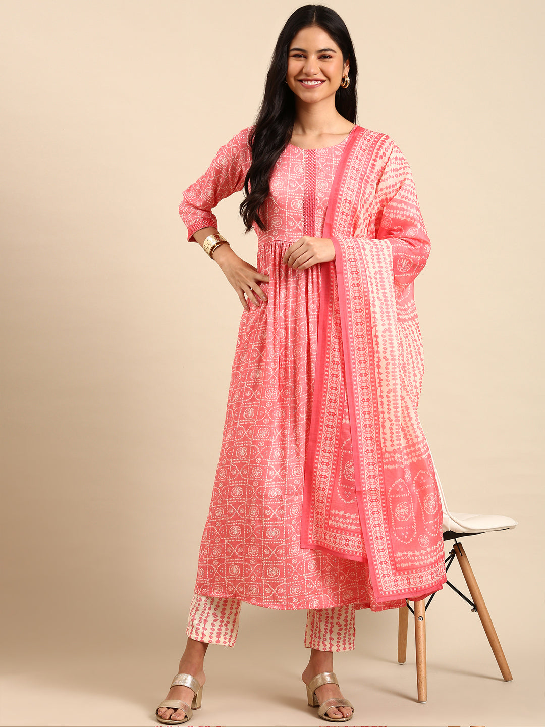 Women's Coral Bandhani Printed Sequinned Kurta Set With Dupatta