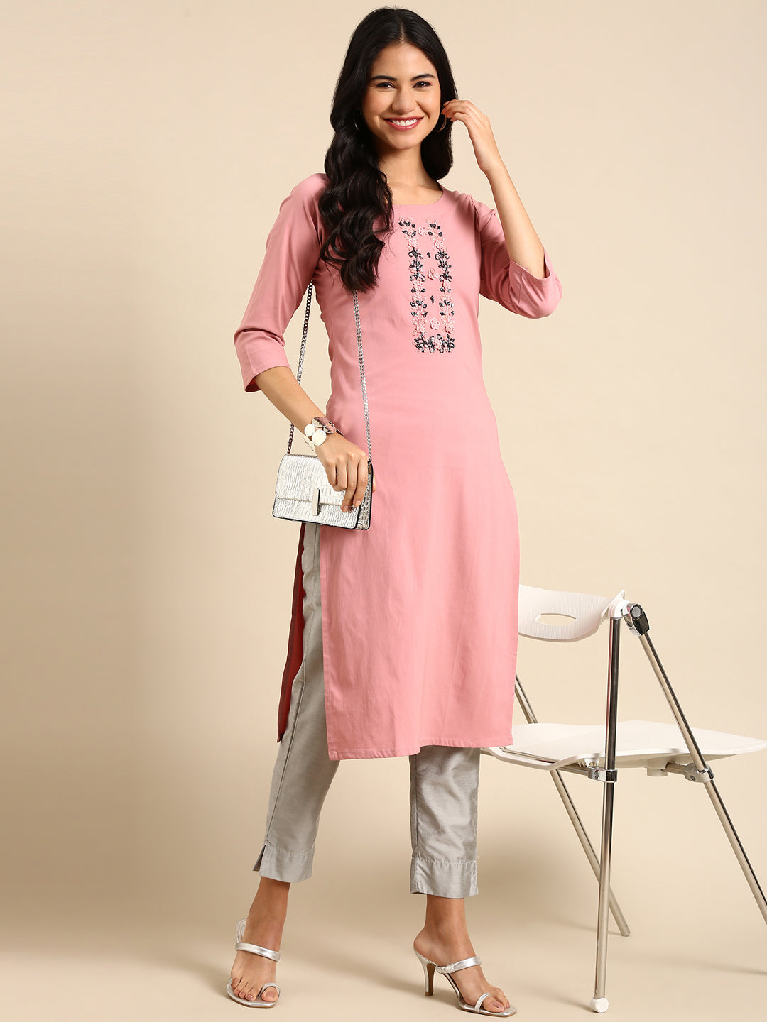 Women's Pink Solid Straight Kurta