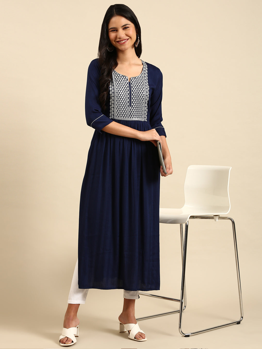 Women's Navy Blue Printed Straight Kurta