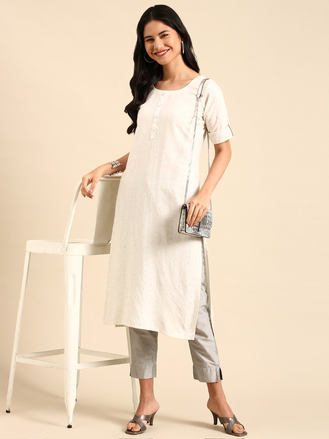 Women's White Solid Straight Kurta