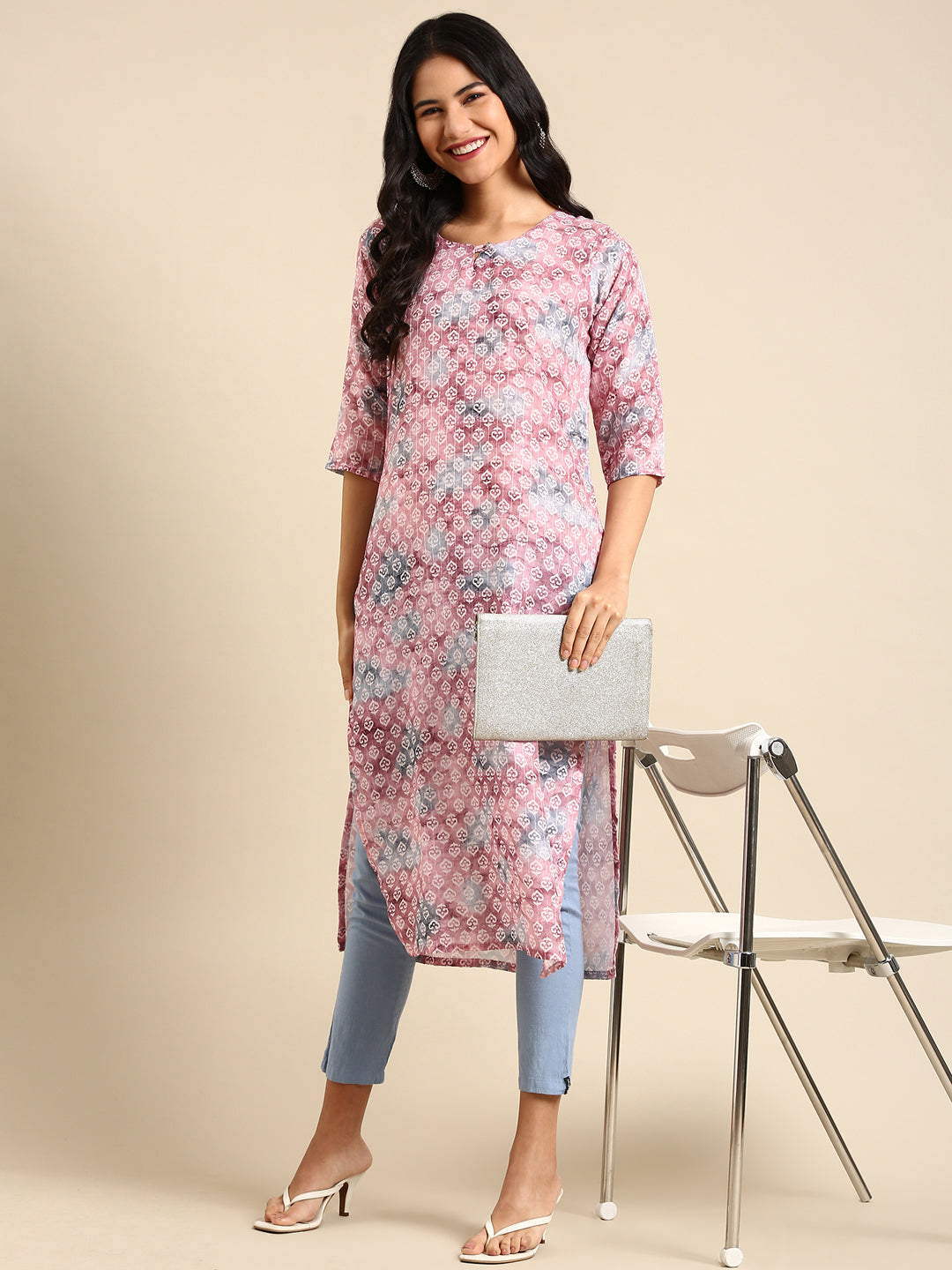 Women's Mauve Embellished Straight Kurta