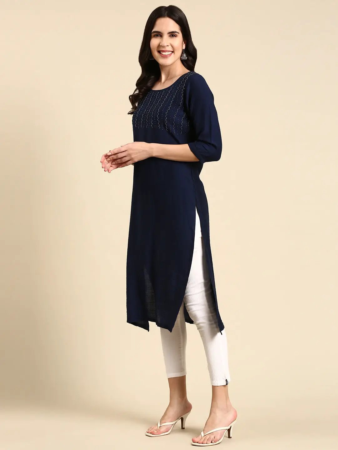 Women's Navy Blue Solid Straight Kurta