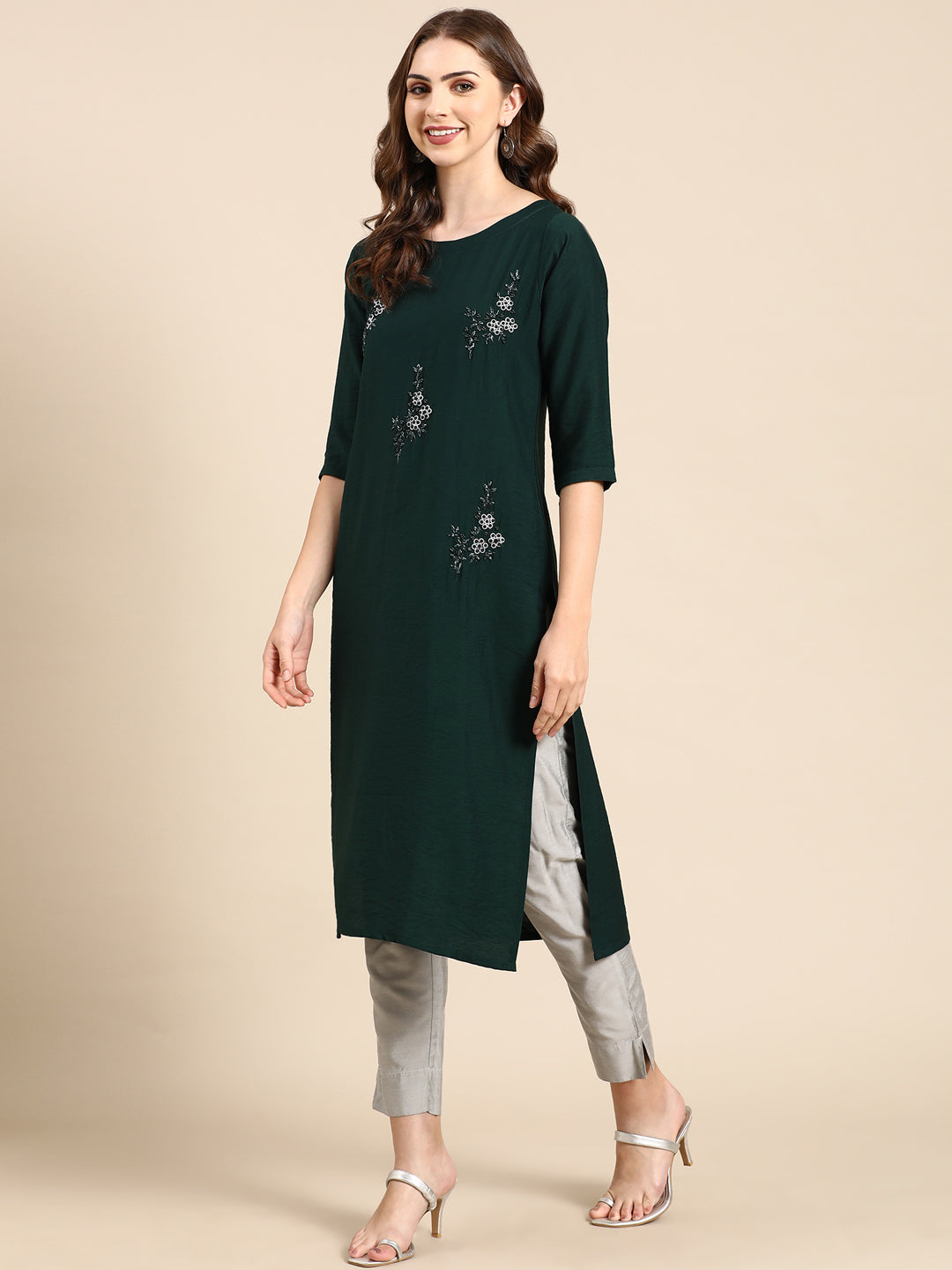 Women's Green Embellished Straight Kurta