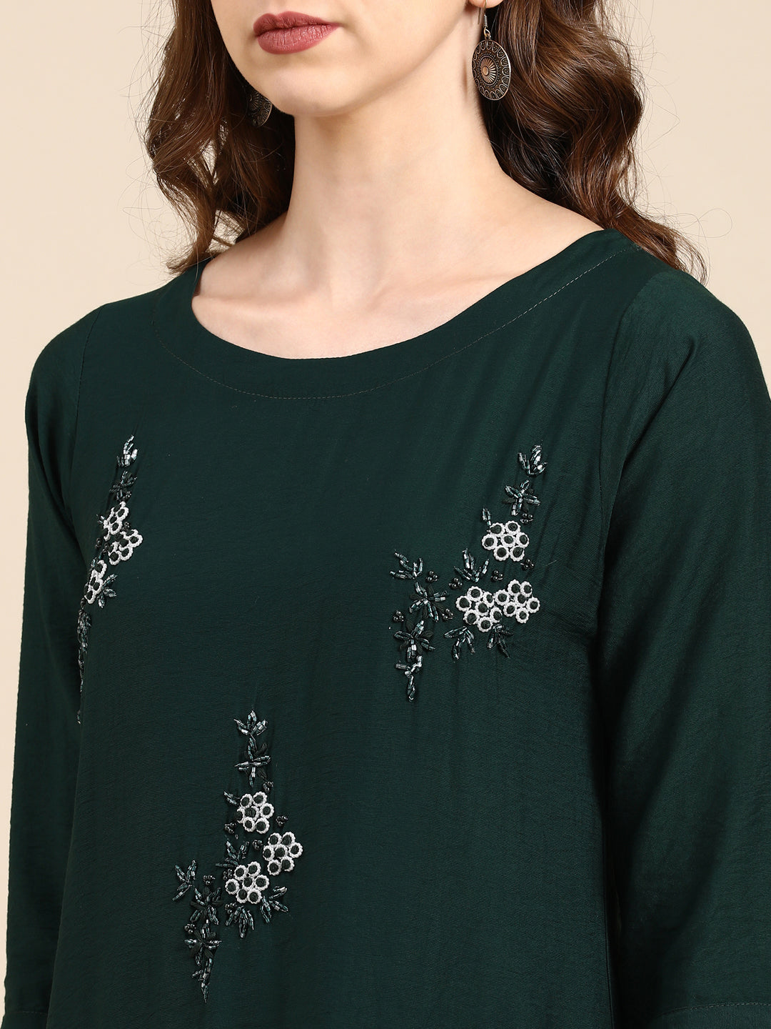 Women's Green Embellished Straight Kurta