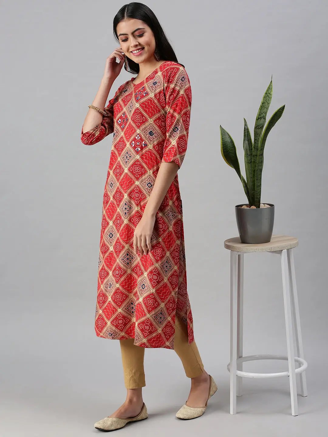 Women's Red Printed Straight Kurta