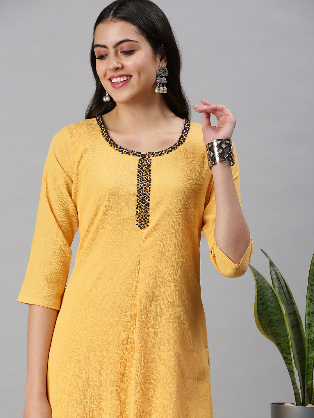 Women's Yellow Solid Straight Kurta