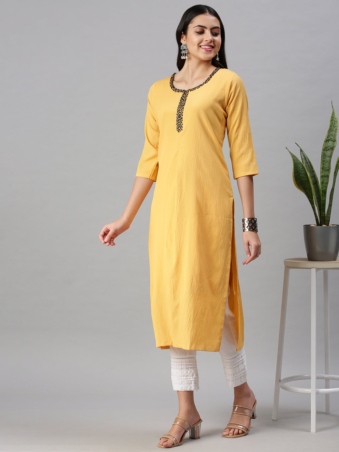 Women's Yellow Solid Straight Kurta