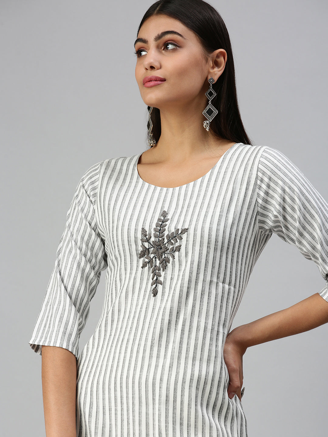 Women's White Printed Straight Kurti