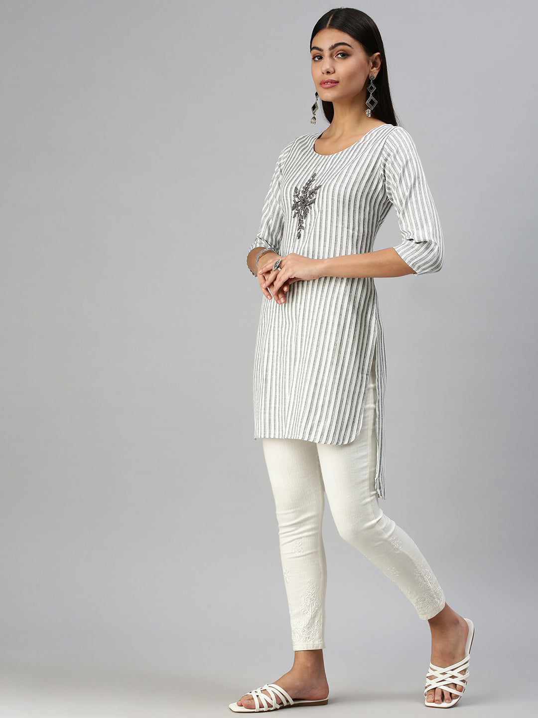 Women's White Printed Straight Kurti