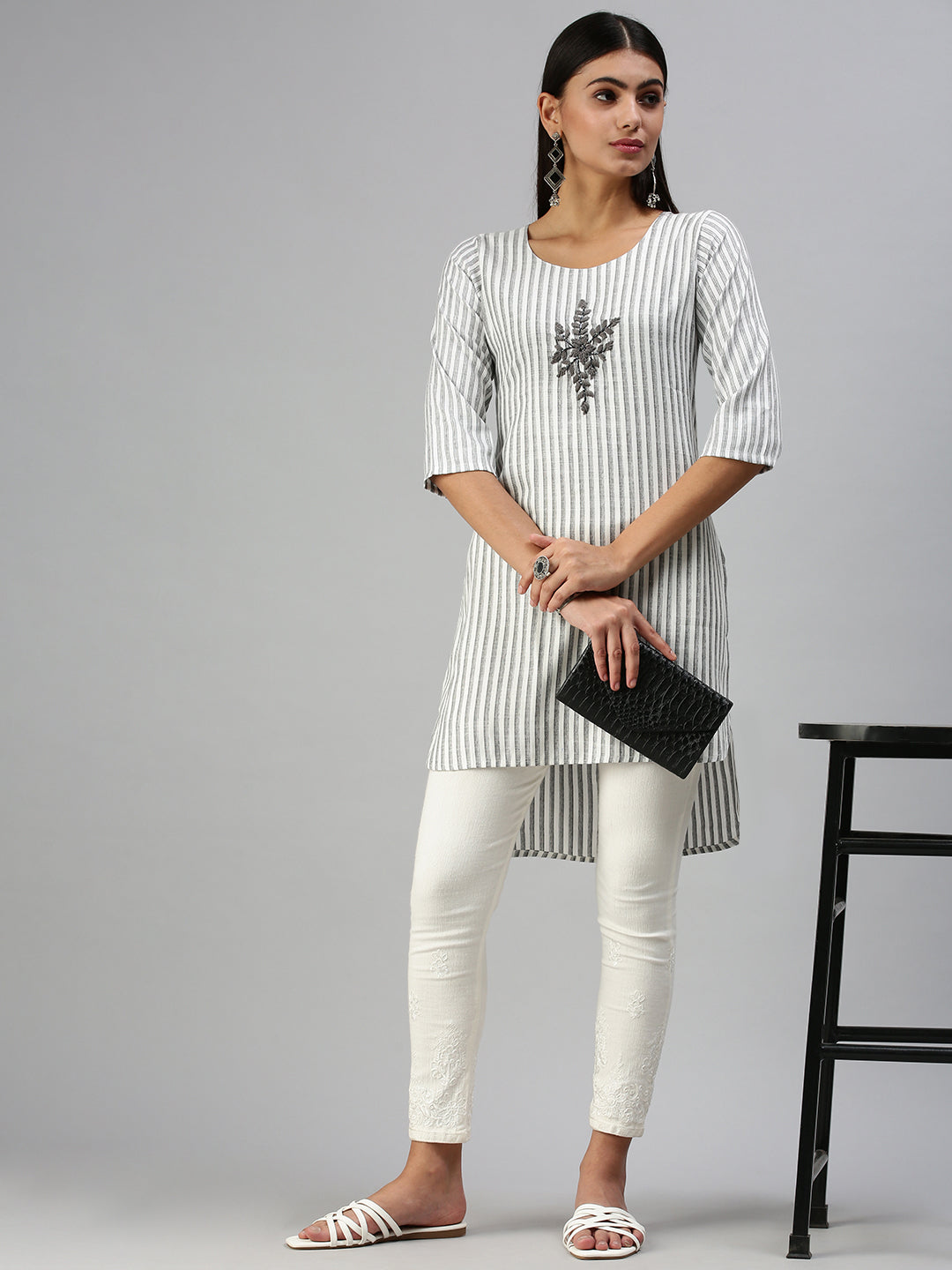 Women's White Printed Straight Kurti