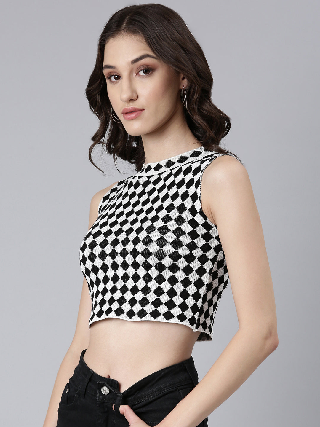 Women Black Geometrical Fitted Crop Top