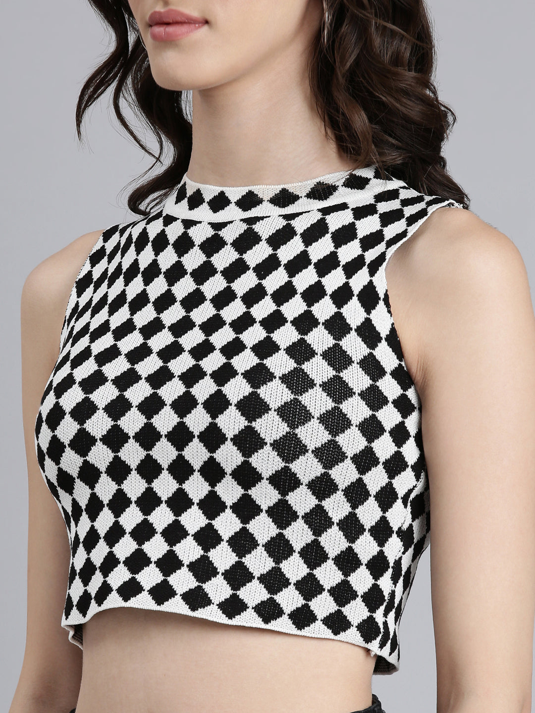 Women Black Geometrical Fitted Crop Top