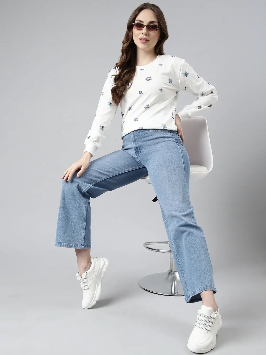 Women's White Floral Pullover Sweatshirt