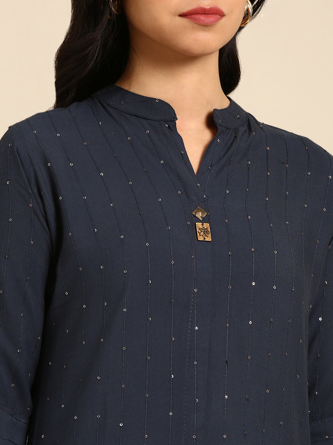 Women's Blue Embellished Straight Kurta