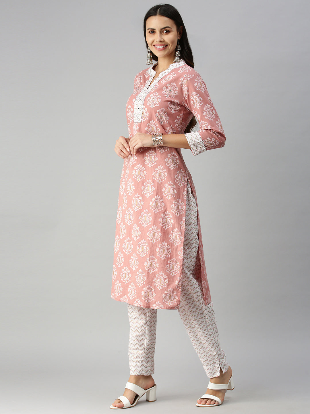 Women's MauveOff White Chevron Kurta Sets