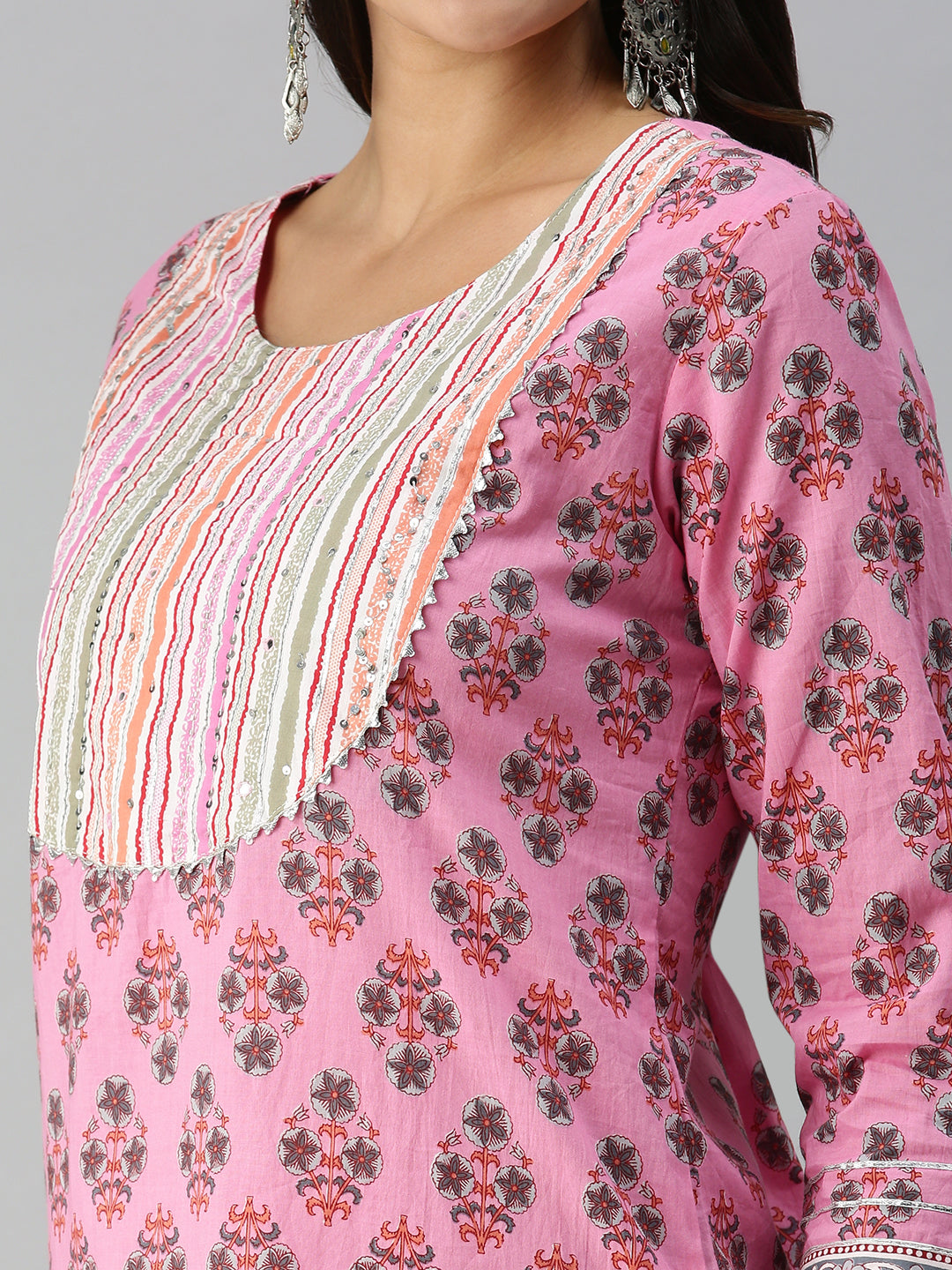 Women's Pink Striped Kurta Sets