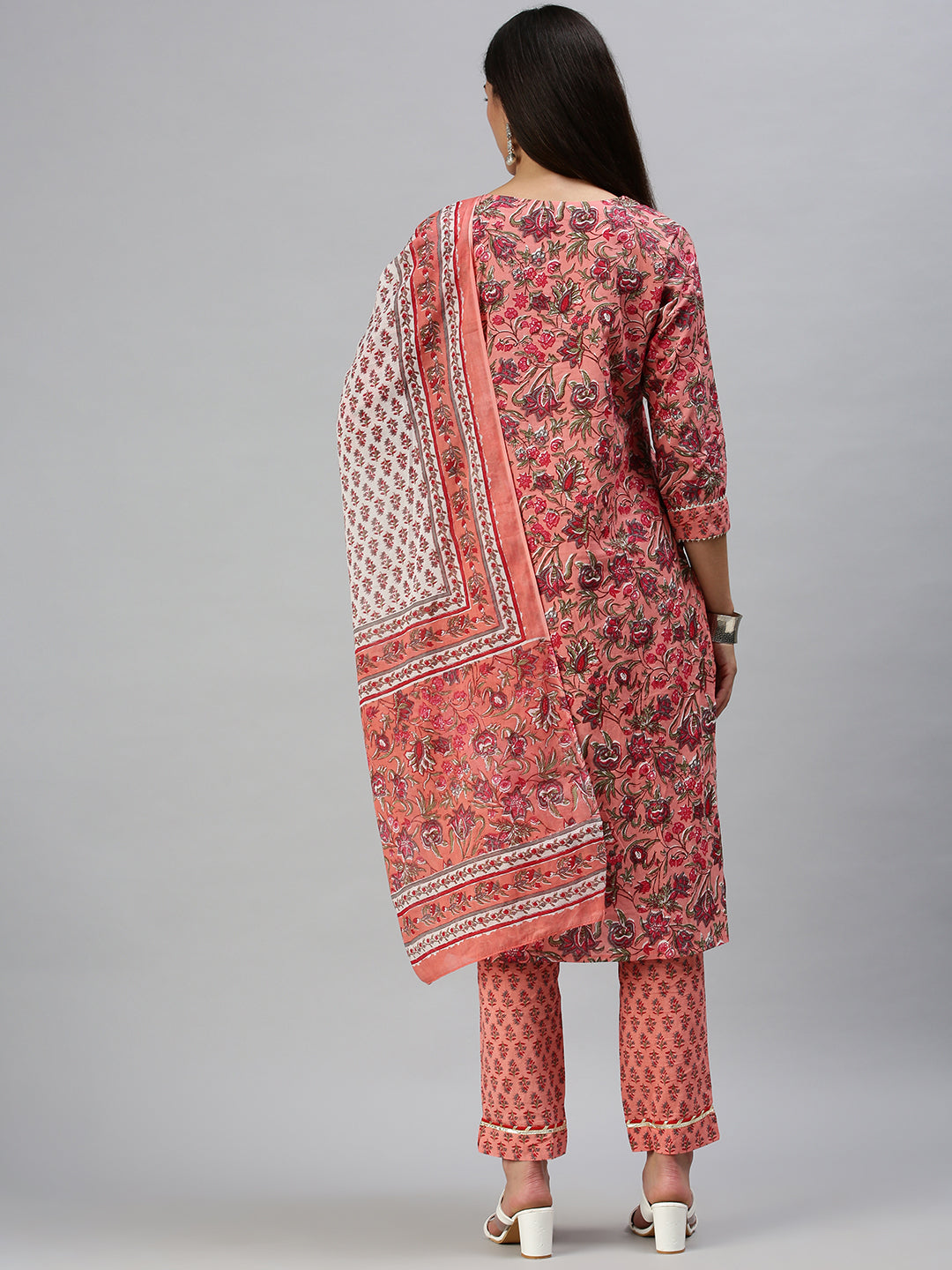 Women's Peach Printed Kurta Sets