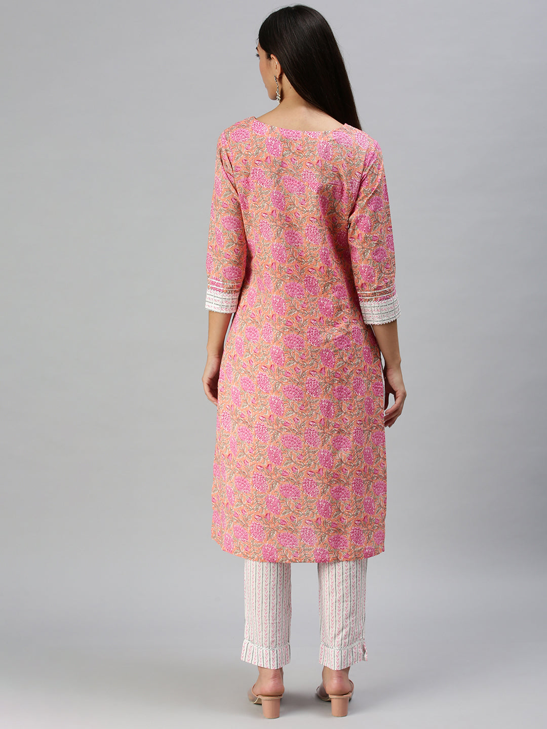 Women's Peach Printed Kurta Sets