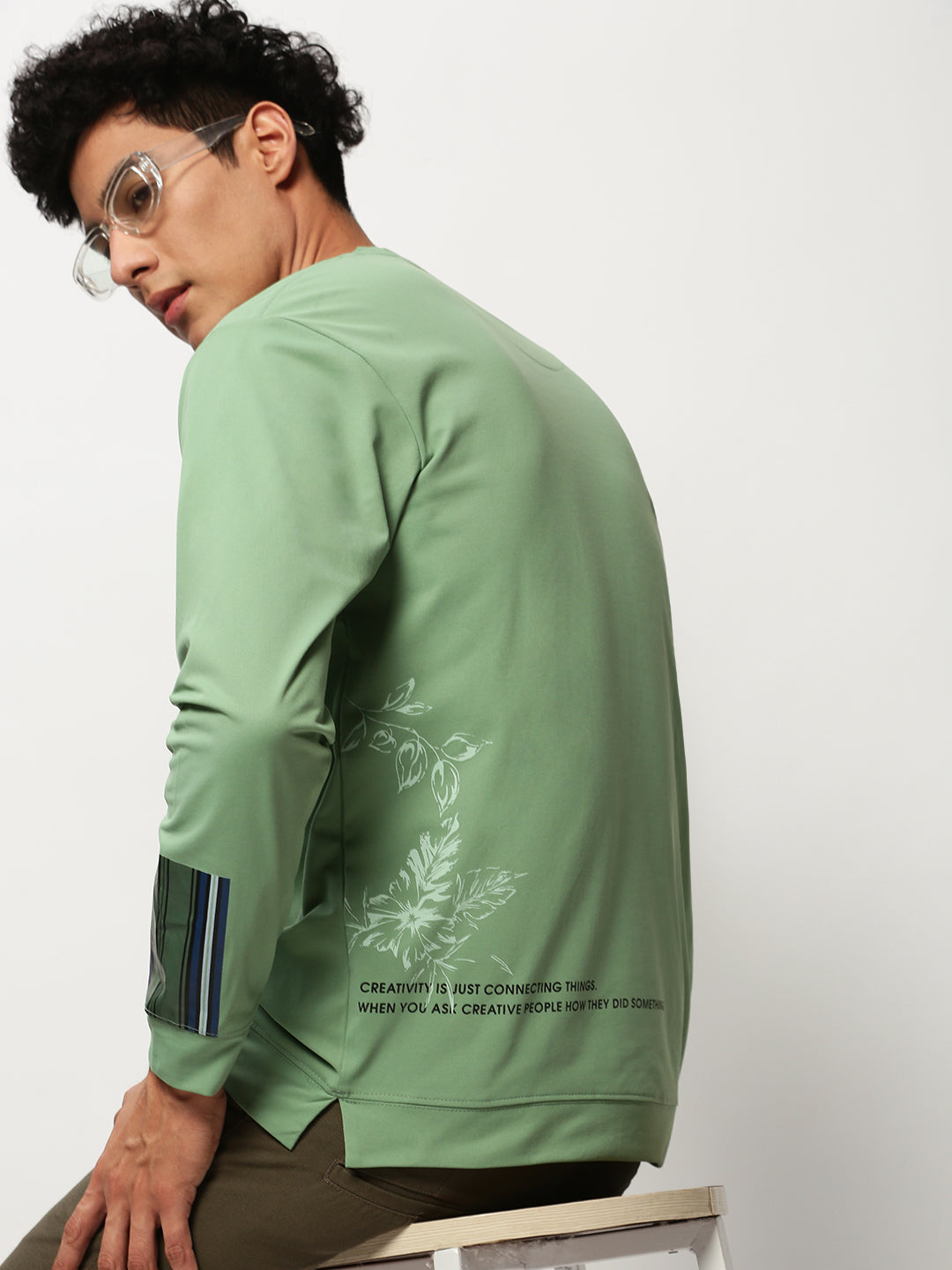 Men Green Graphics Casual Sweatshirts