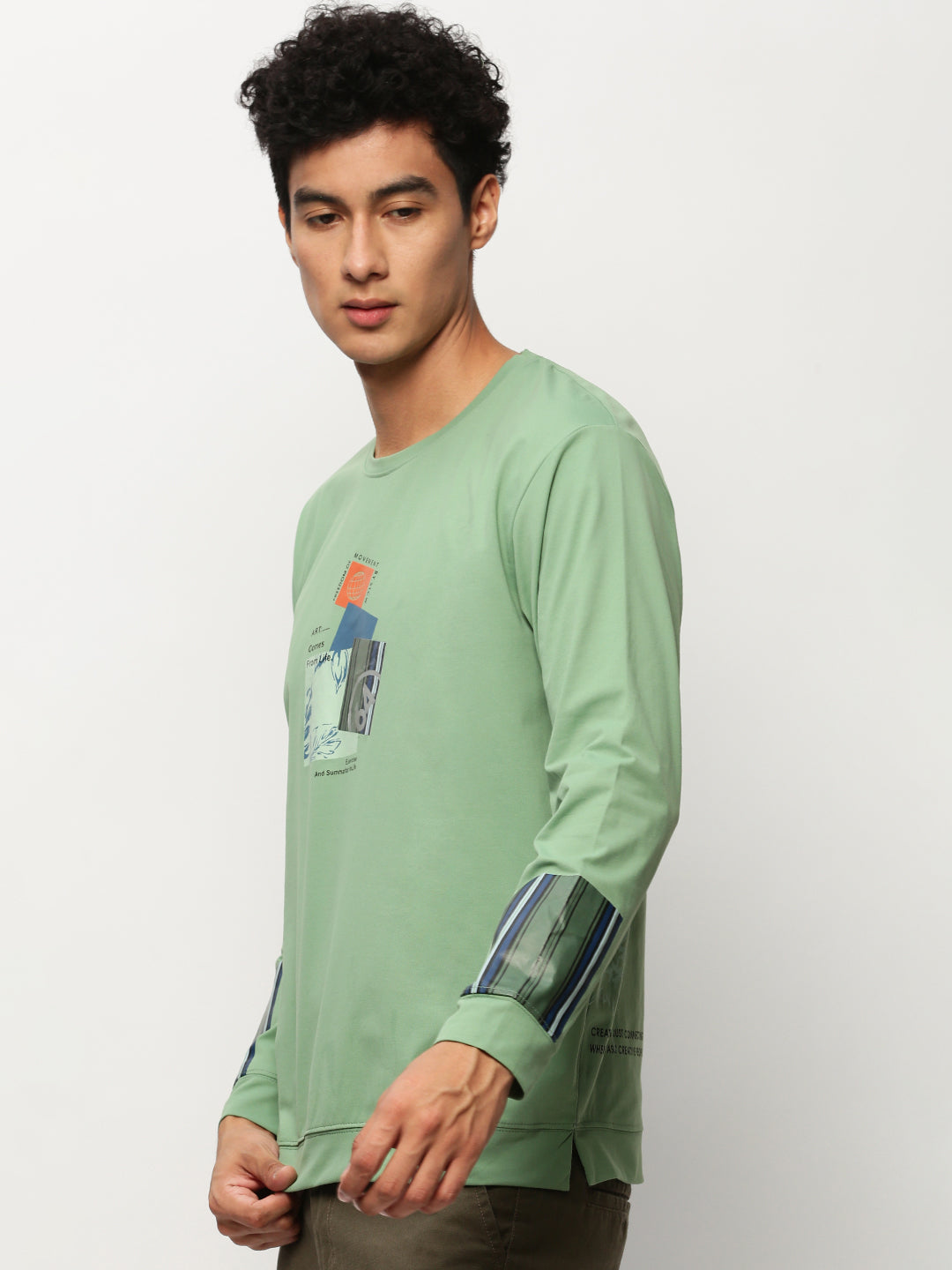 Men Green Graphics Casual Sweatshirts