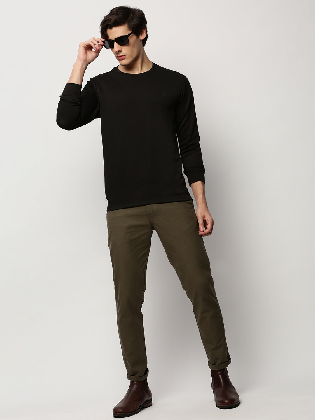 Men Black Solid Casual Sweatshirts