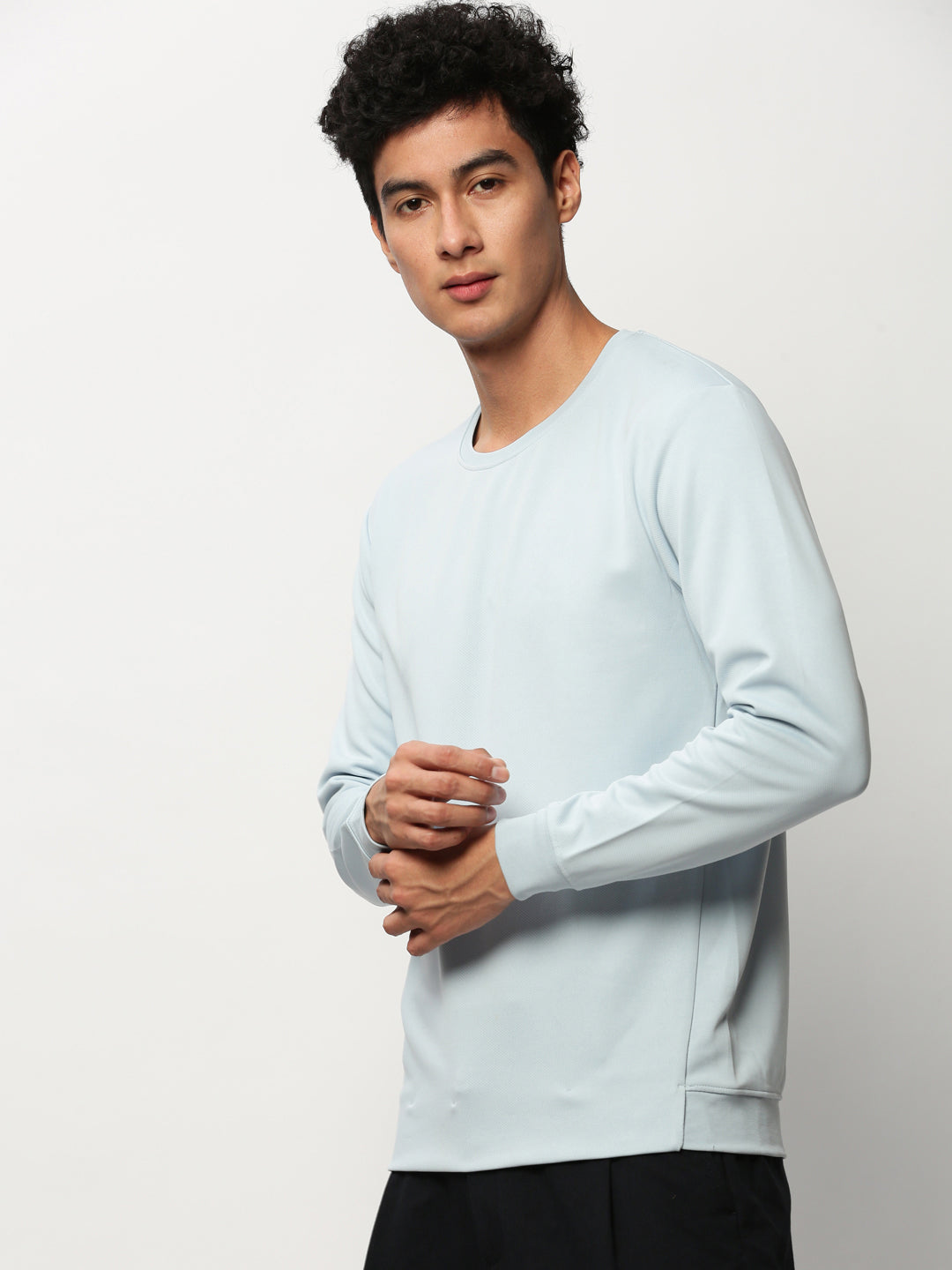 Men Blue Solid Casual Sweatshirts