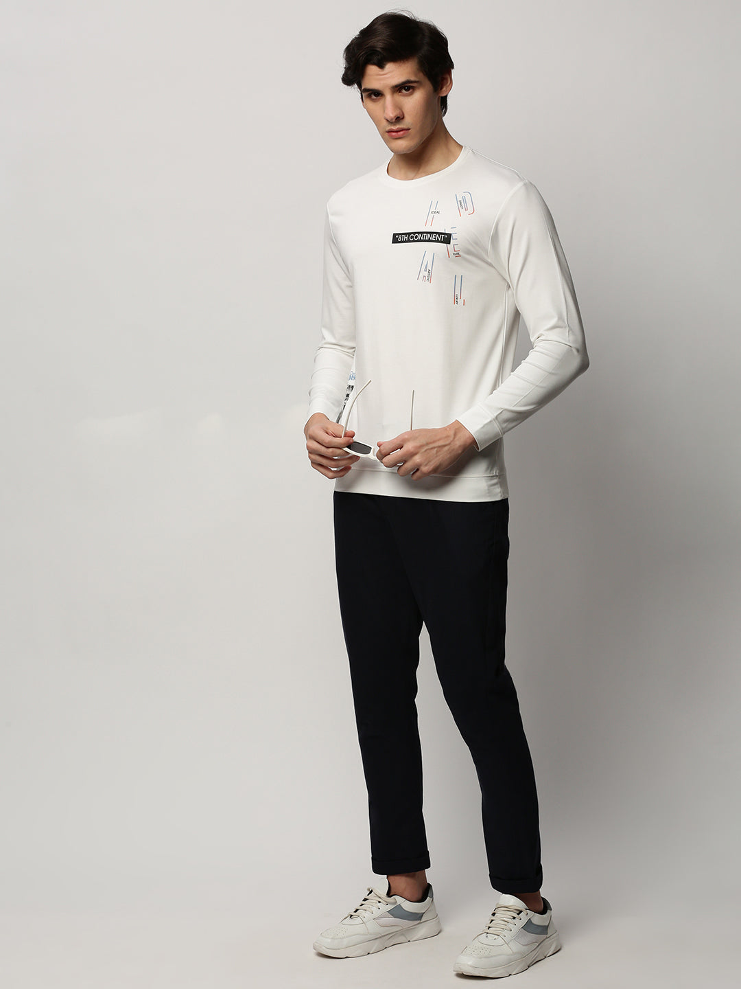 Men White Graphics Casual Sweatshirts