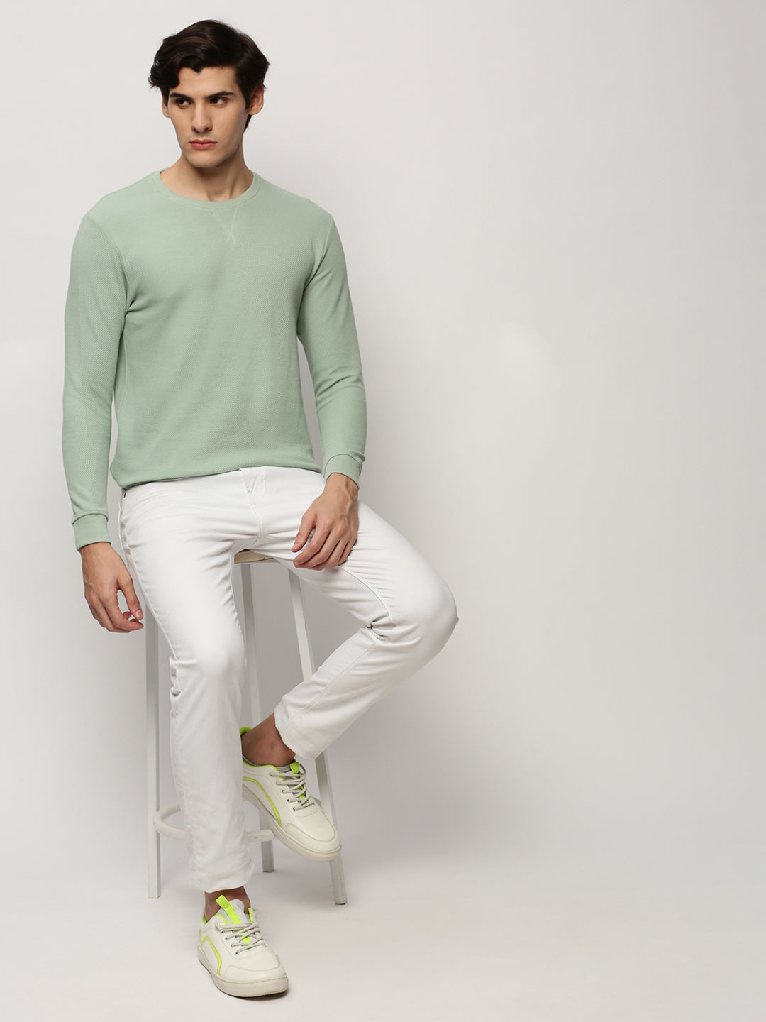 Men Green Solid Casual Sweatshirts