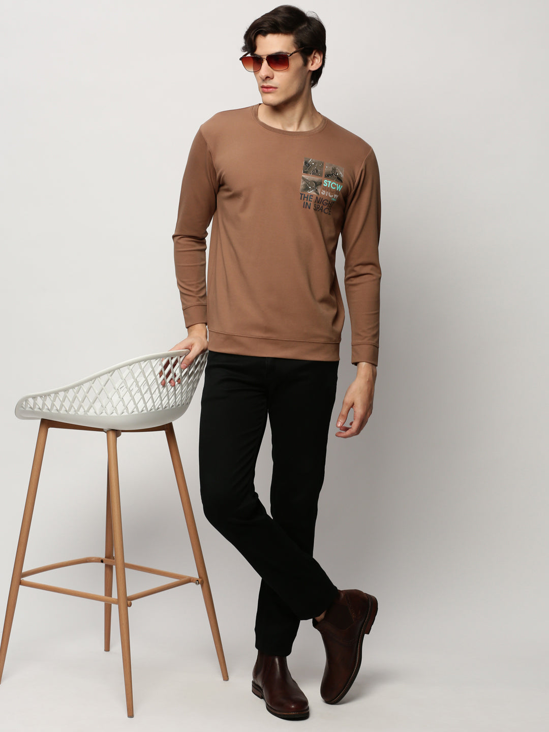 Men Brown Graphics Casual Sweatshirts