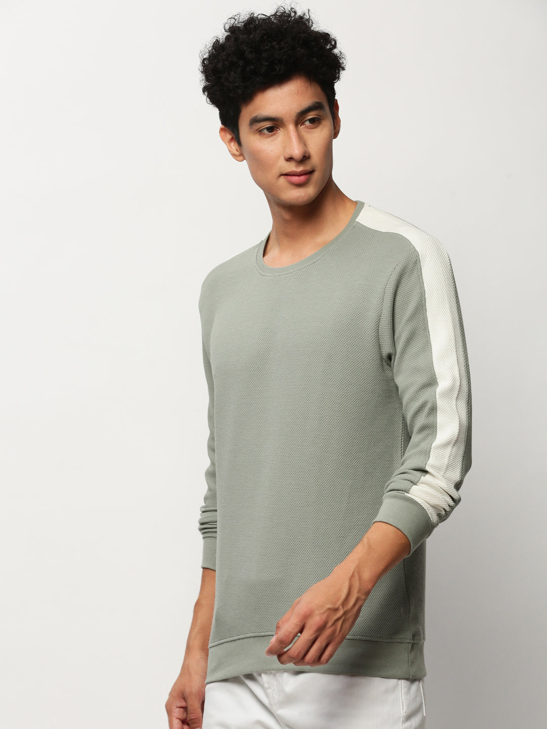 Men Green Solid Casual Sweatshirts