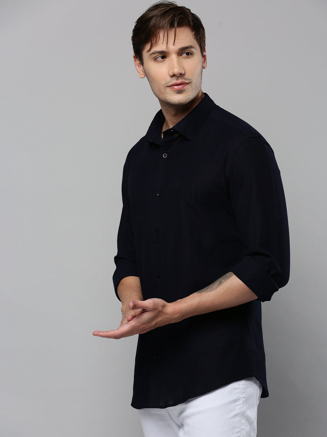 Men Navy Solid Casual Shirt