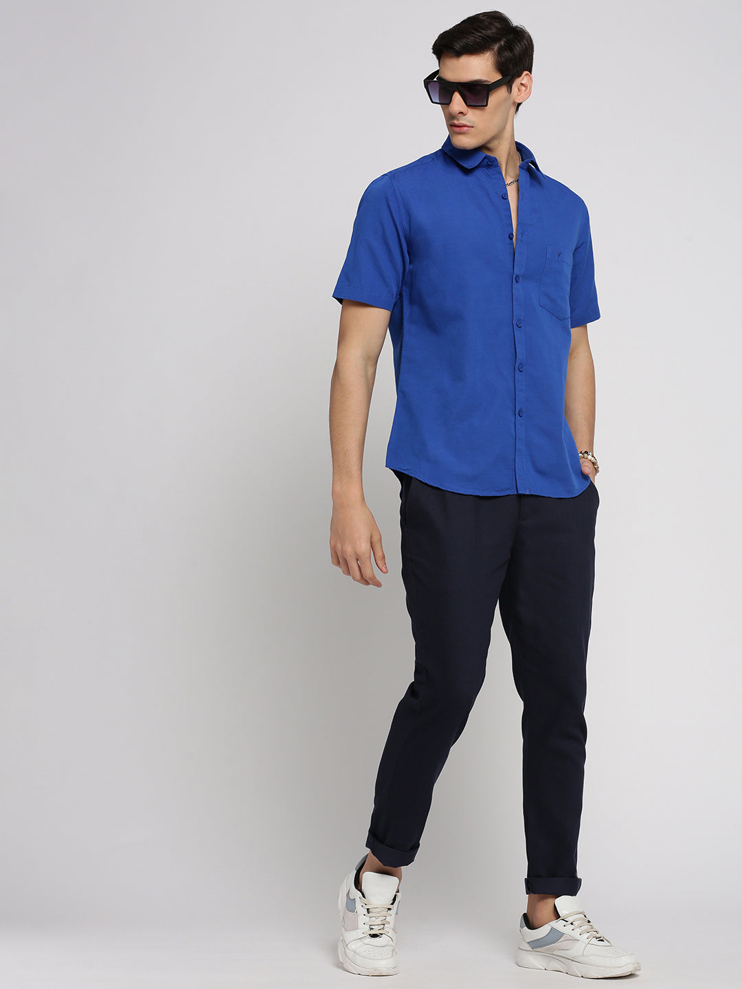 Men Blue Spread Collar Solid Shirt