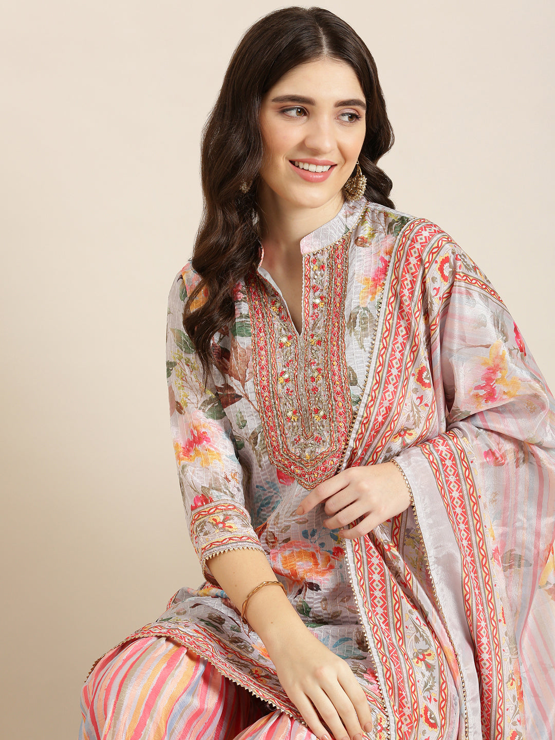 Women Grey Floral Kurta Set