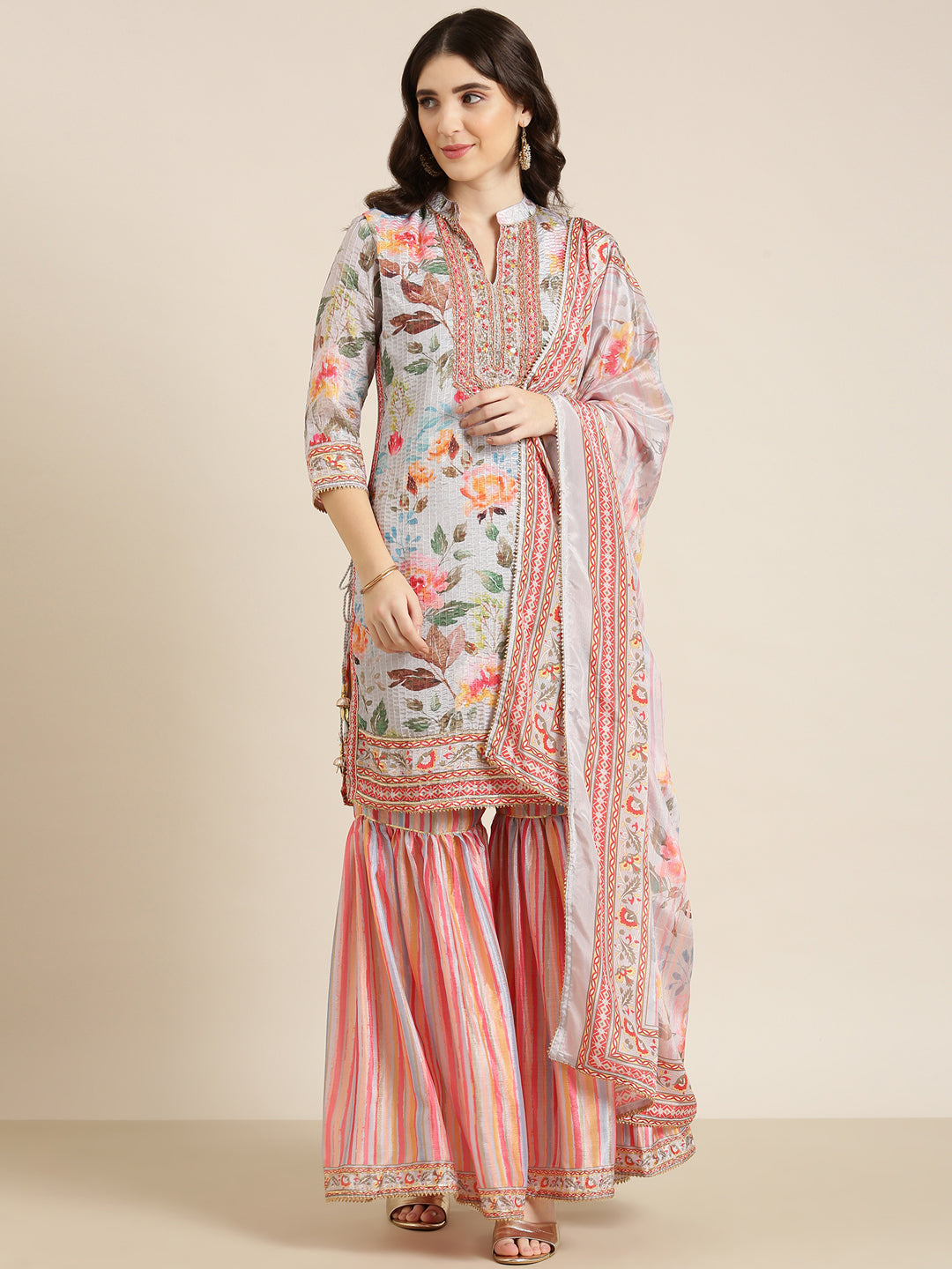 Women Grey Floral Kurta Set