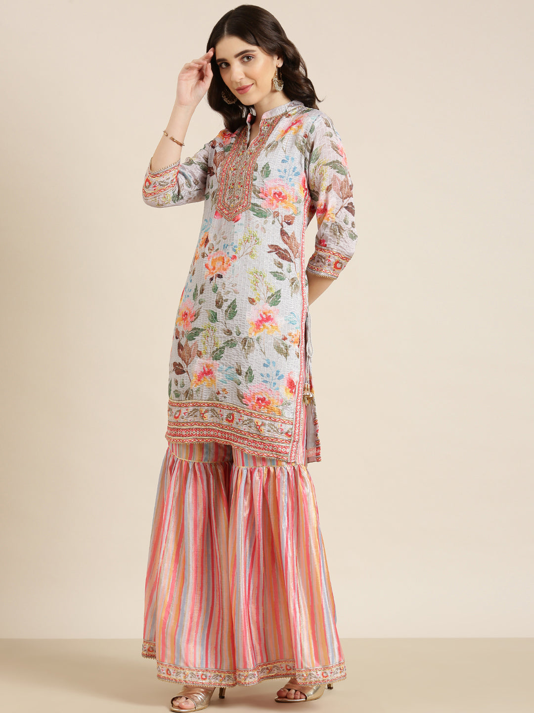 Women Grey Floral Kurta Set