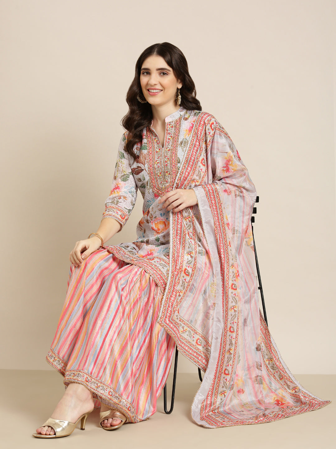 Women Grey Floral Kurta Set