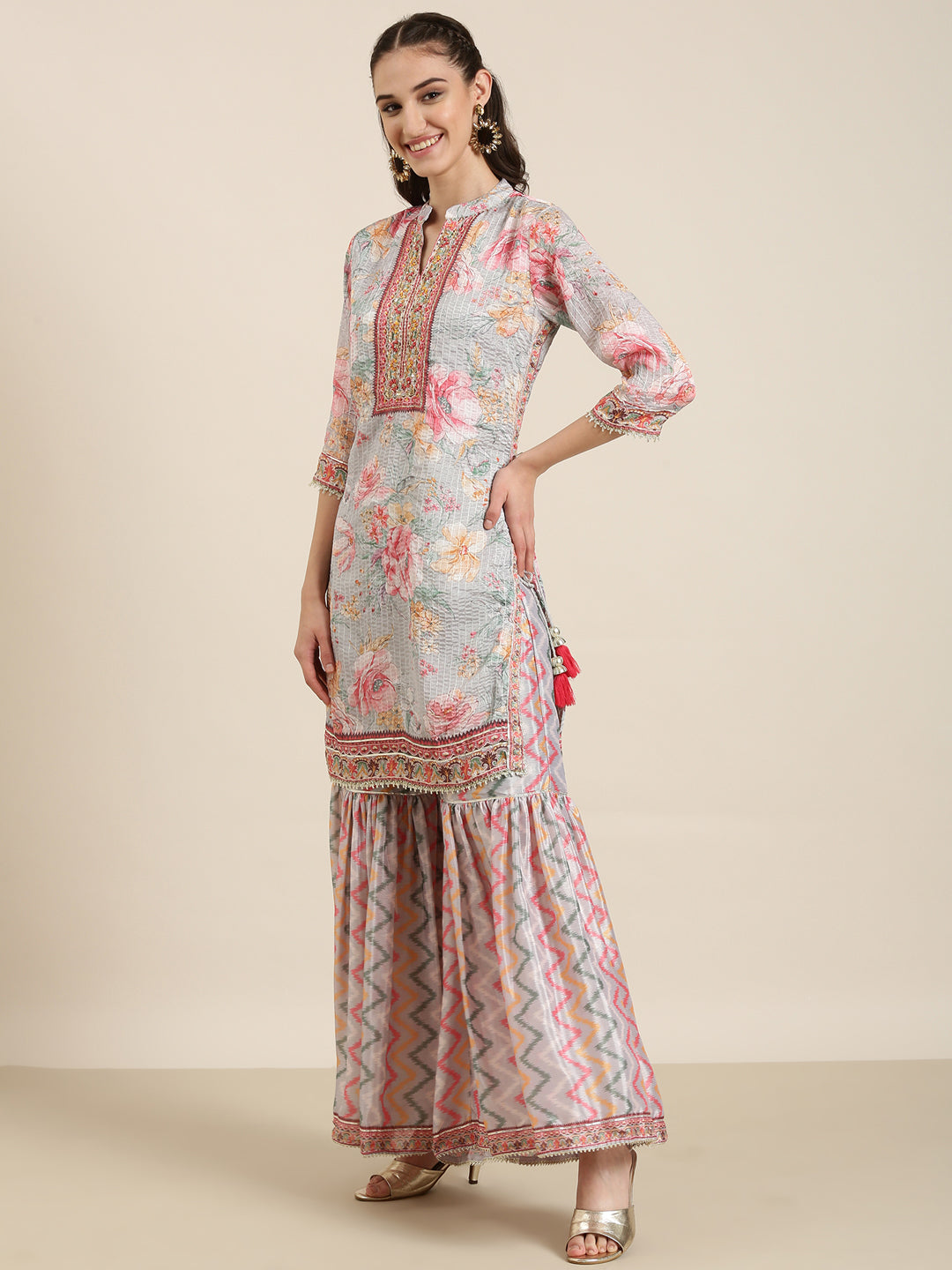 Women Grey Floral Kurta Set