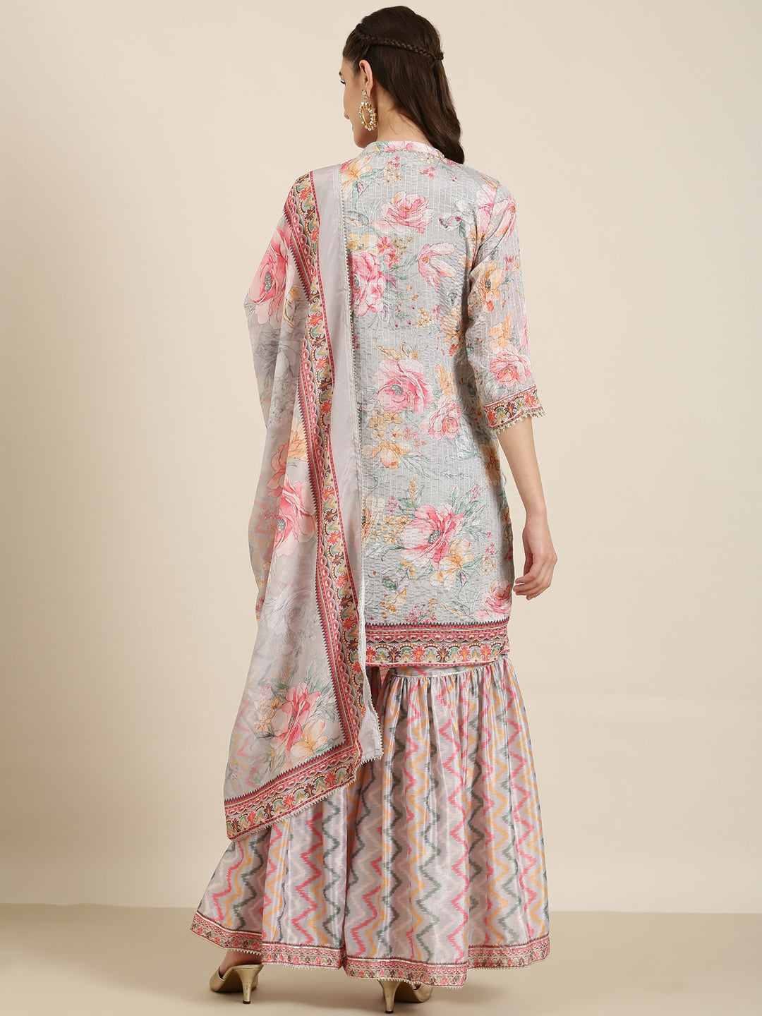 Women Grey Floral Kurta Set