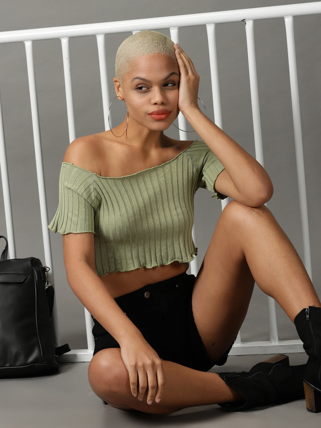 Women's Green Solid Fitted Crop Top