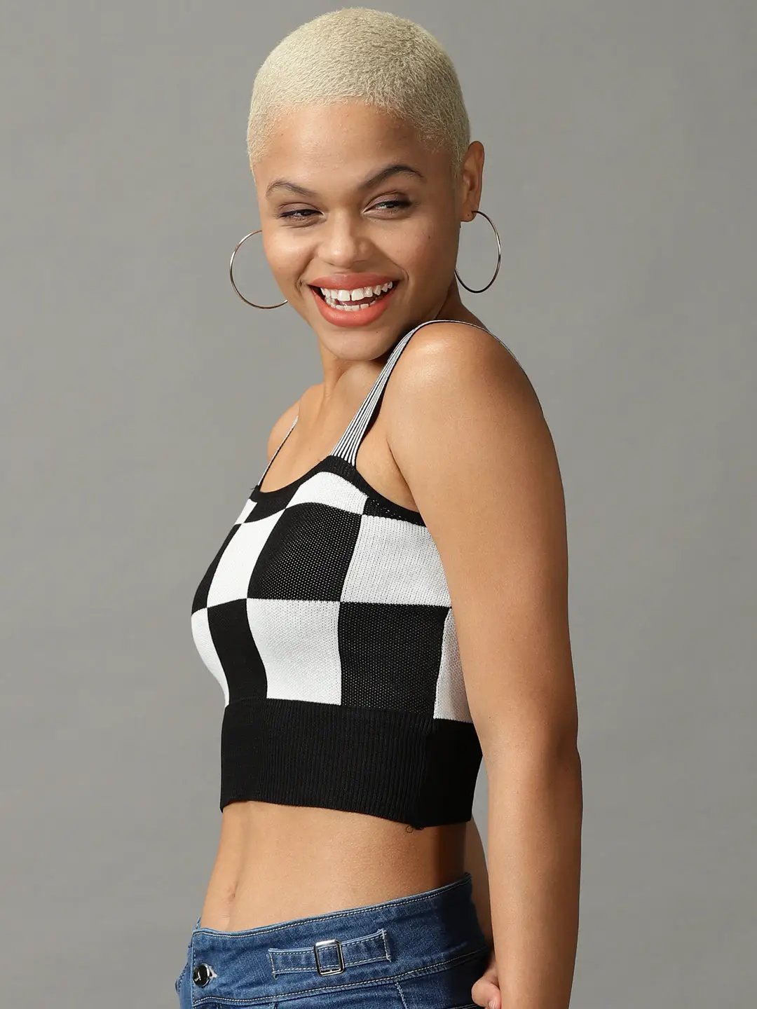 Women's Black Solid Fitted Crop Top