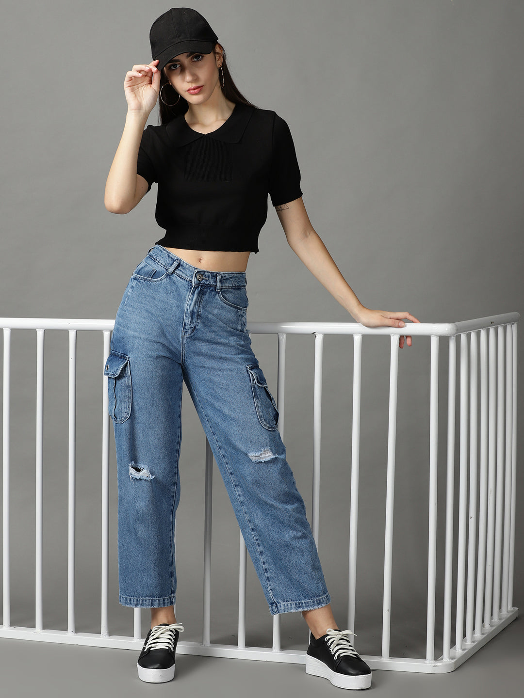 Women's Black Solid Fitted Crop Top