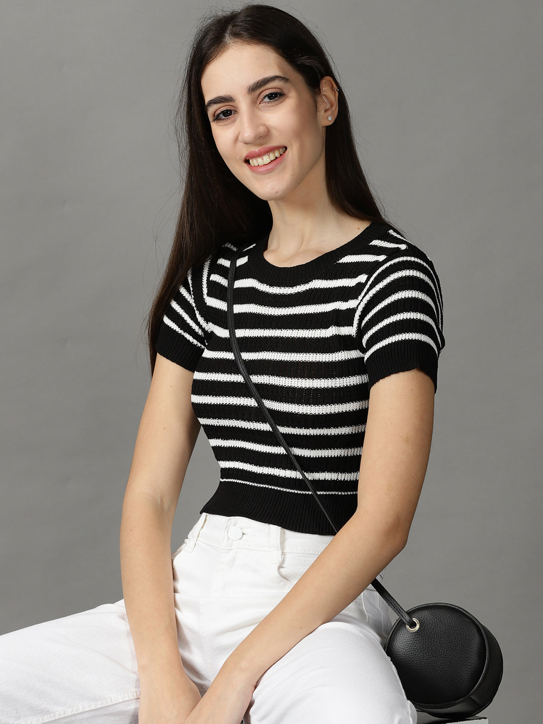 Women's Black Solid Fitted Crop Top