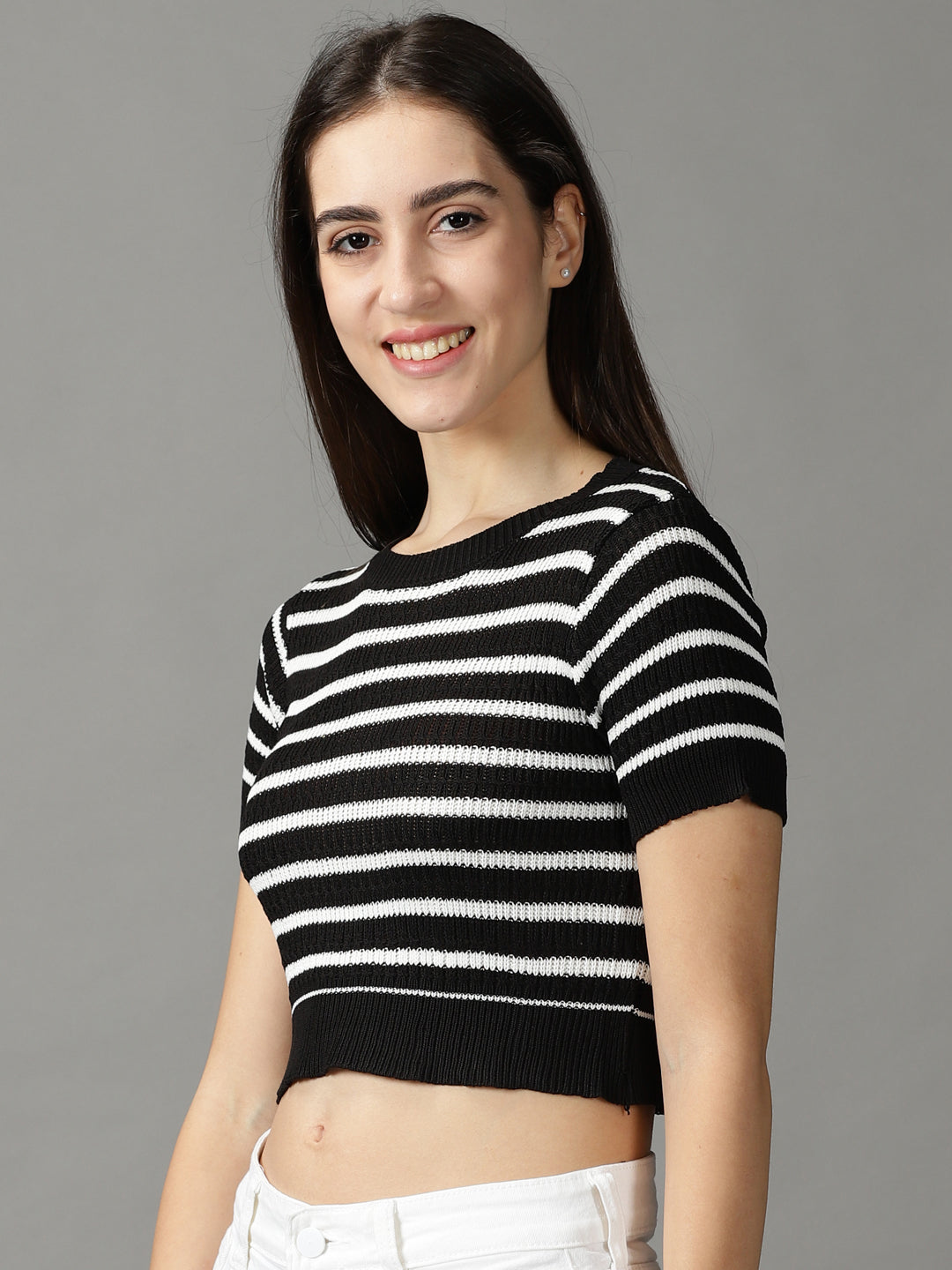 Women's Black Solid Fitted Crop Top